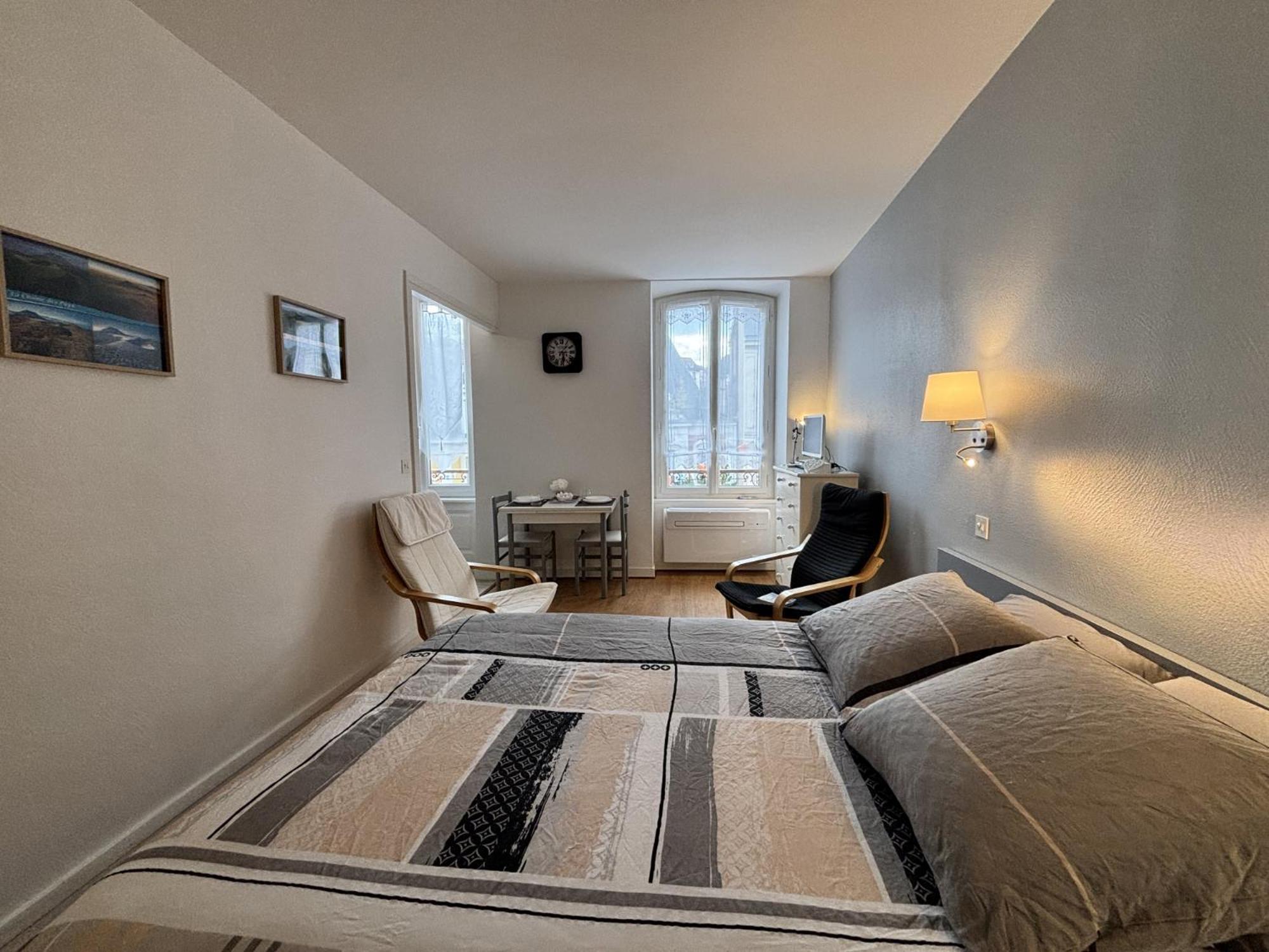 Le Sancy - Studio - 1 Lit - 2 Pers - Clim Châtel-Guyon Dış mekan fotoğraf